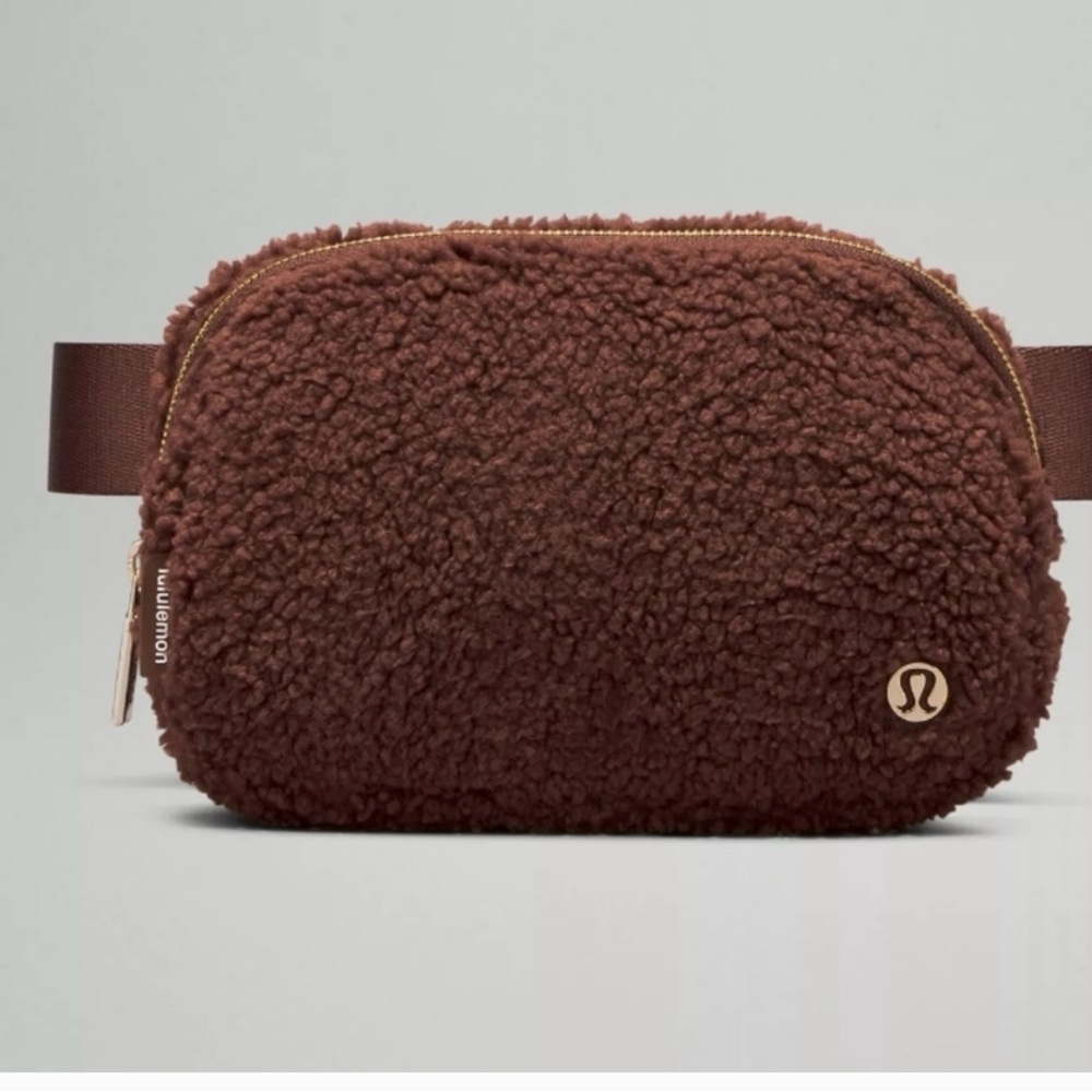 NWT lululemon athletica Brown Sherpa Belt Bag 1L Size